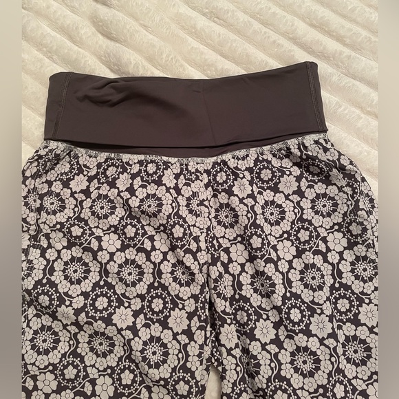 Lululemon Floral Pants - Picture 3 of 9